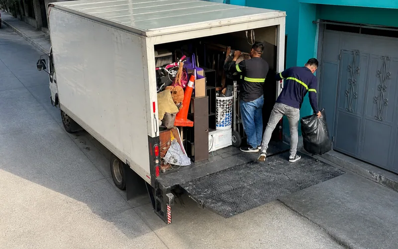 Camión de mudanzas locales TRANSPA para servicio en Carretera a El Salvador