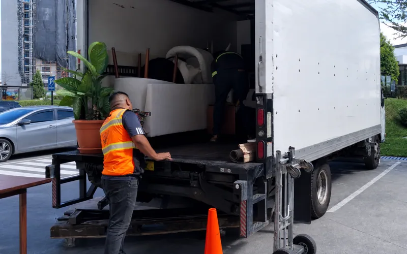 Camión de mudanzas departamentales TRANSPA para servicio en Fraijanes