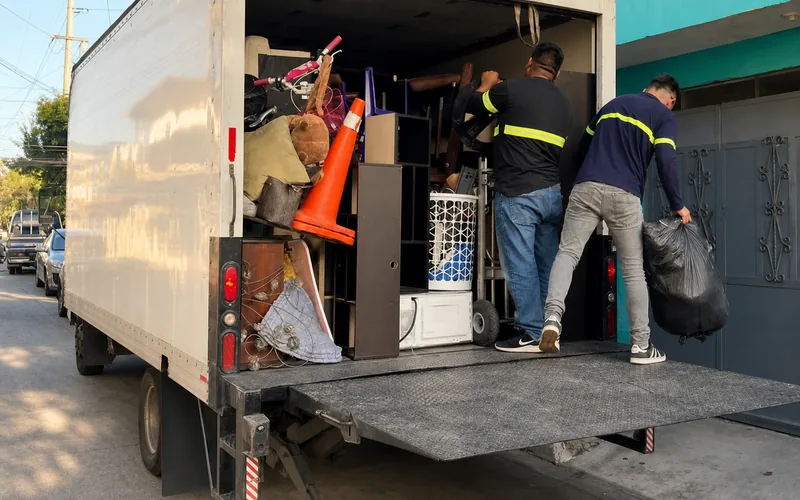 Camión de mudanzas locales TRANSPA para servicio en San José Pinula