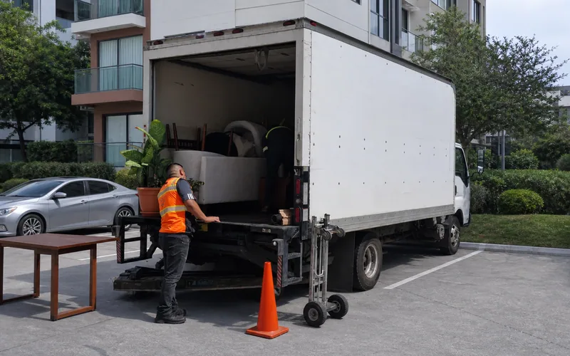 Camión de mudanzas departamentales TRANSPA para servicio en Zona 1