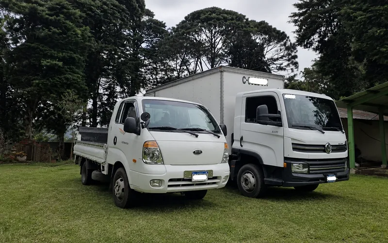 Flota de camiones de mudanza TRANSPA para servicio en Zona 13