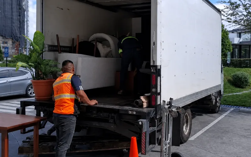 Camión de mudanzas departamentales TRANSPA para servicio en Zona 13