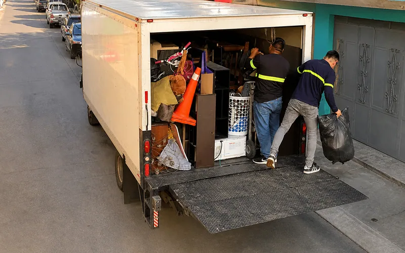 Camión de mudanzas locales TRANSPA para servicio en Zona 9